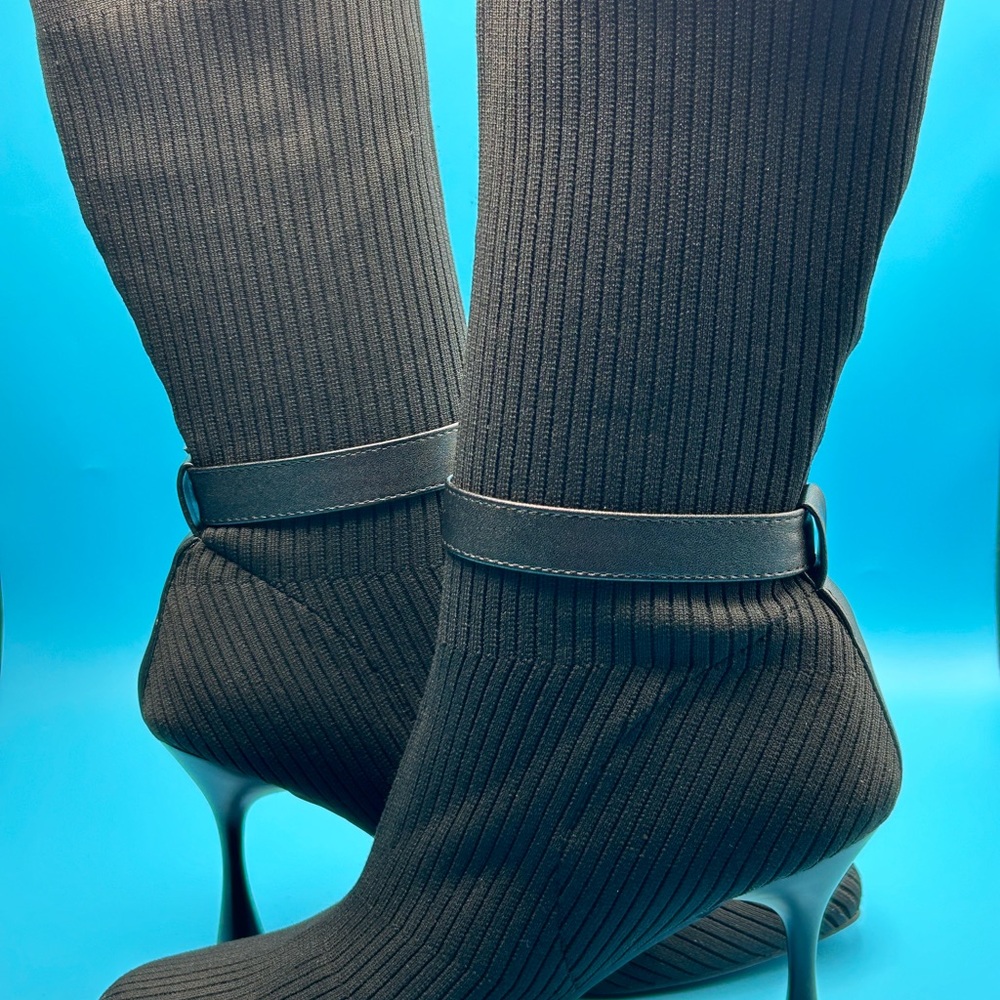 Black Booties w/ Buckle Size 9 NWOT - Picture 3 of 15